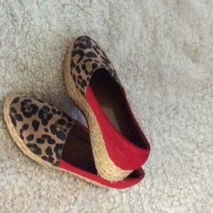 Size 8 hardly warn shoes